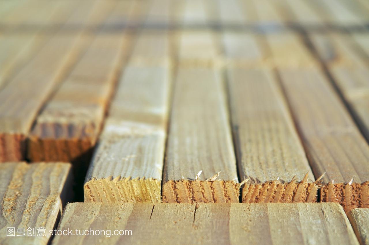 在gogo体育建筑行业中哪些木材比较常见？