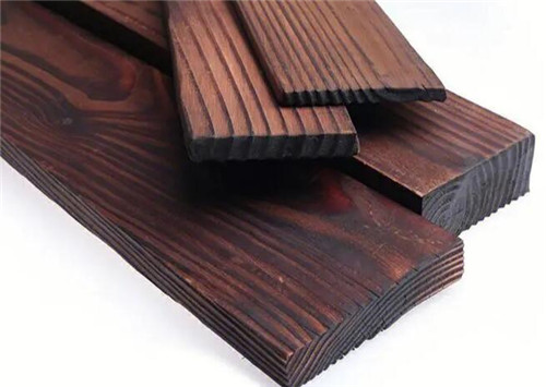 gogo体育对木材进行防腐处理方法及由该方法制备的防腐木材的制作方法